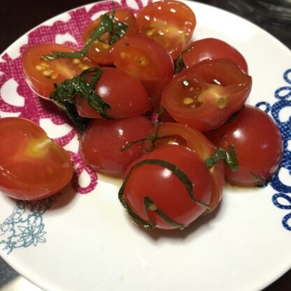 余っていたトマトと大葉の食べ方に困っていたので助かりました！ おいしかったです！